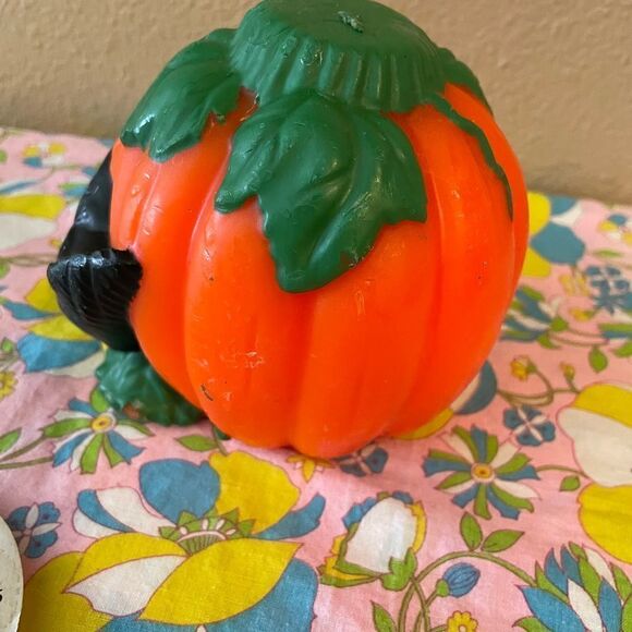 Vintage Halloween Pumpkin and Crow Hallmark Candle - Picture 8 of 15